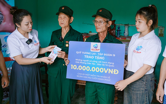 Hình ảnh minh họa dịch vụ hỗ trợ khách hàng của B88, với biểu tượng điện thoại, email và trò chuyện trực tuyến, thể hiện sự sẵn sàng hỗ trợ 24/7.